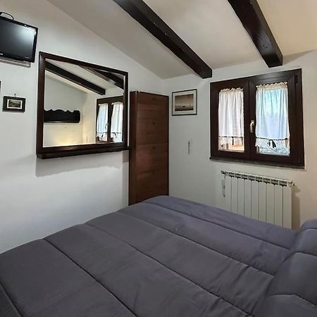 Free Parking La Bianca Neve Cottage Castel Di Sangro Buitenkant foto