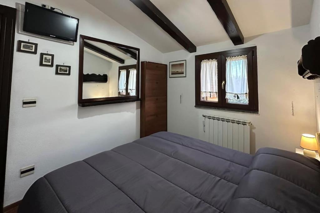 Free Parking La Bianca Neve Cottage Castel Di Sangro Buitenkant foto